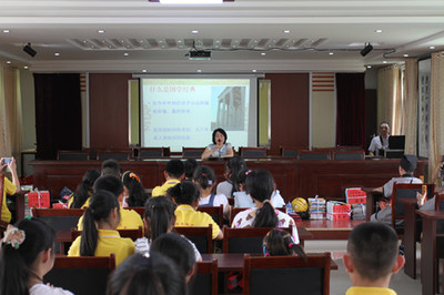 共筑书香家园 市、区图书馆携手共建虎山村留守儿童图书室，助力国学教育推广