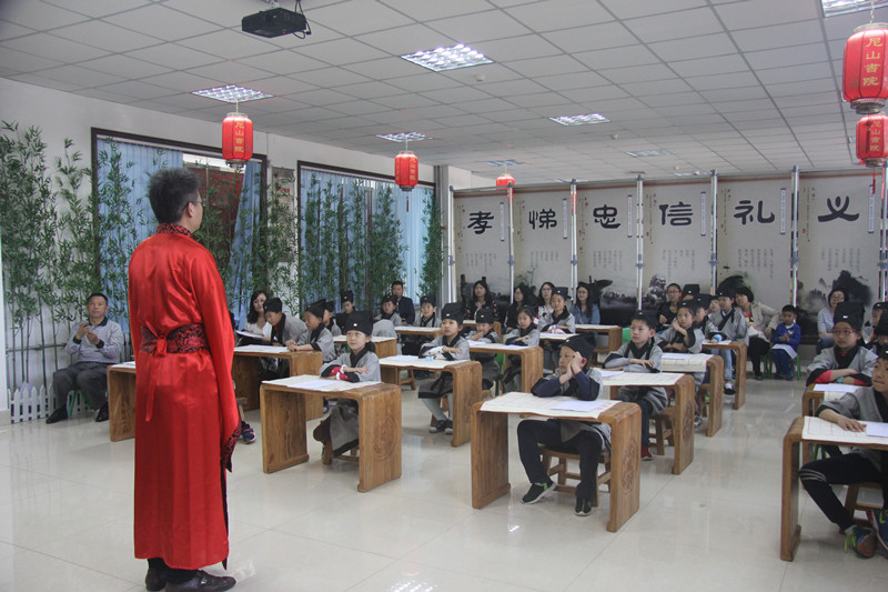 诵经典学美德树理想 青岛以活动为抓手推广少儿阅读与国学教育